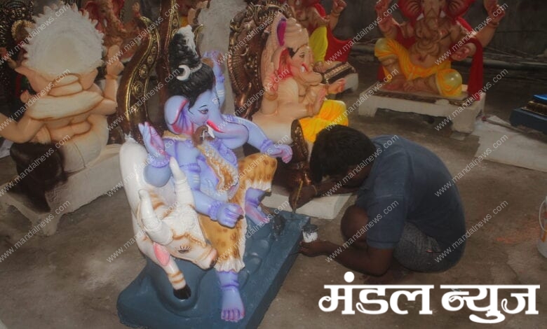 ganpati-making-amravati-mandal