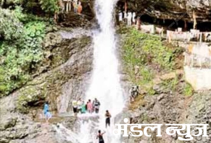 mahdevkhora-waterfall-amravati-mandal