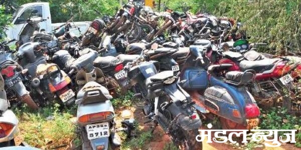 a-pile-of-junk-vehicles-at-the-police-station-amravati-mandal