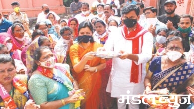 Rana-Couple-Visited-Mandir-Amravati-Mandal