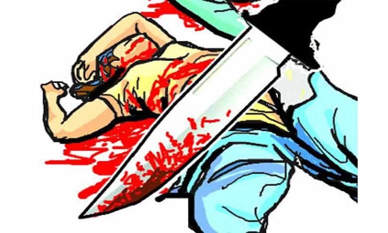 Girl-Knifed-amravati-mandal