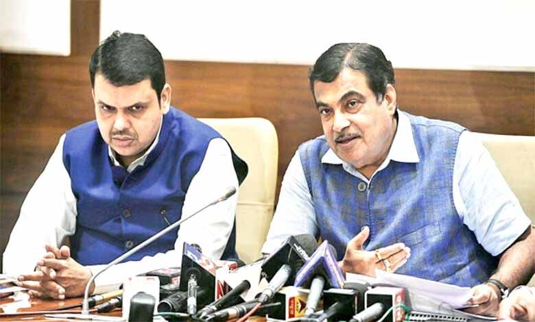 Gadkari-and-Fadnavis-amravati-mandal