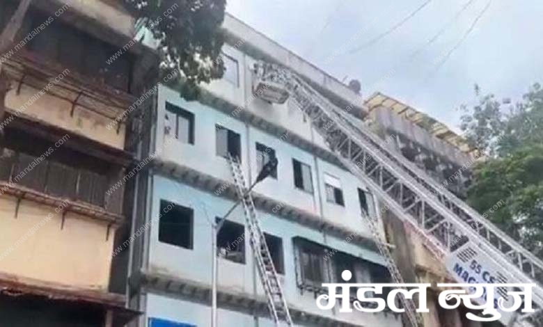 building-collapsed-amravati-mandal