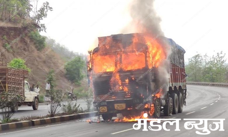 burning-truck-amravati-mandal