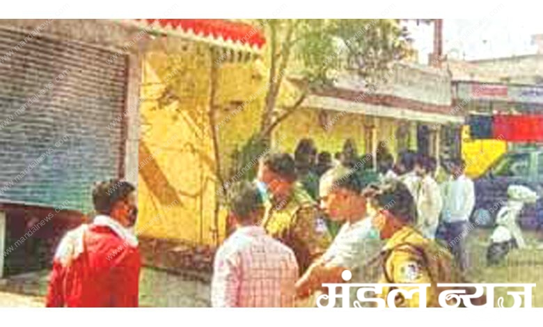 Theft-at-Annapurna-Jewelers-amravati-mandal