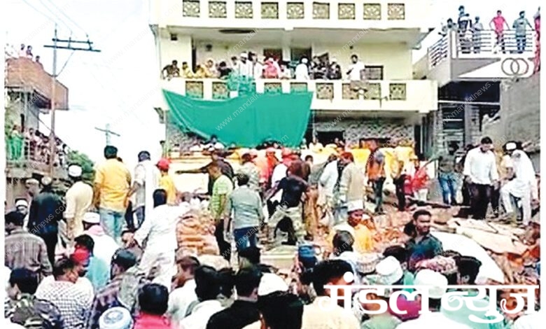 Collapsed-Building-amravati-mandal